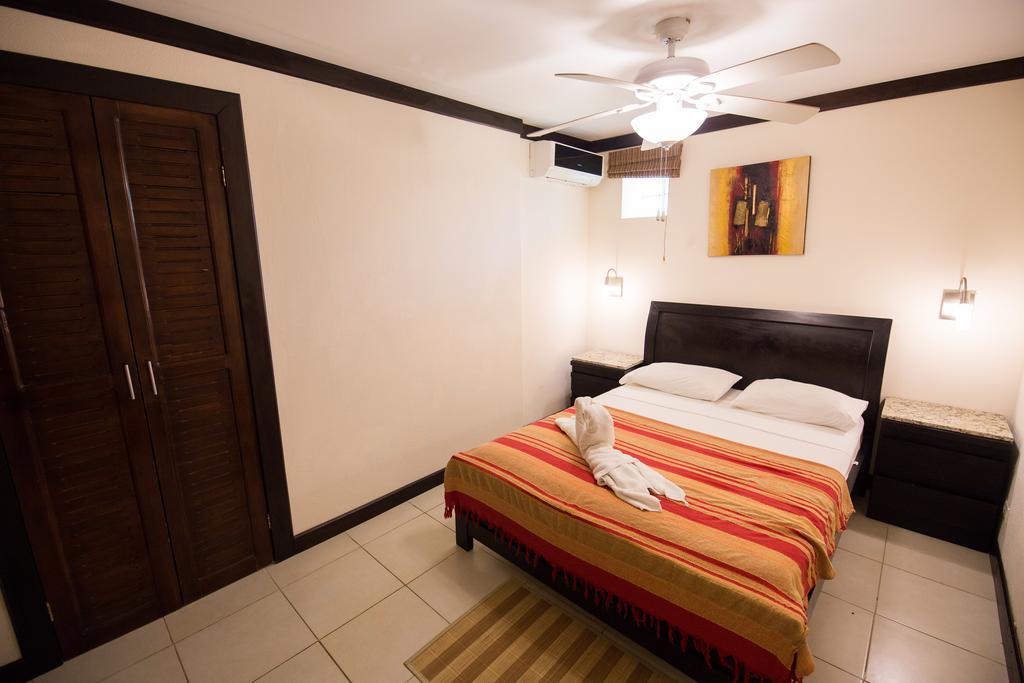 Tuanis Aparthotel Jaco Exterior photo