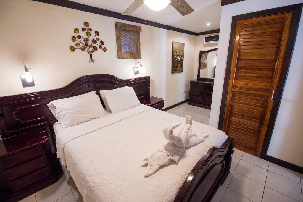 Tuanis Aparthotel Jaco Exterior photo